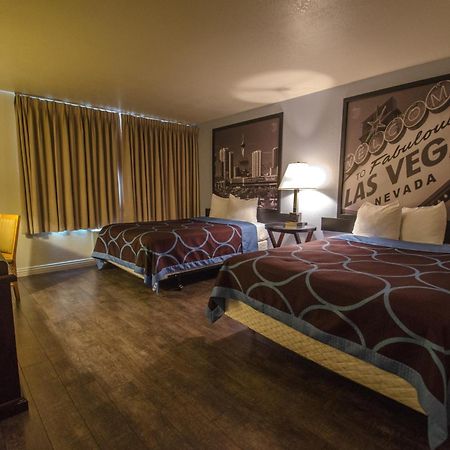 Super 8 By Wyndham Las Vegas North Strip/Fremont St. Area Esterno foto