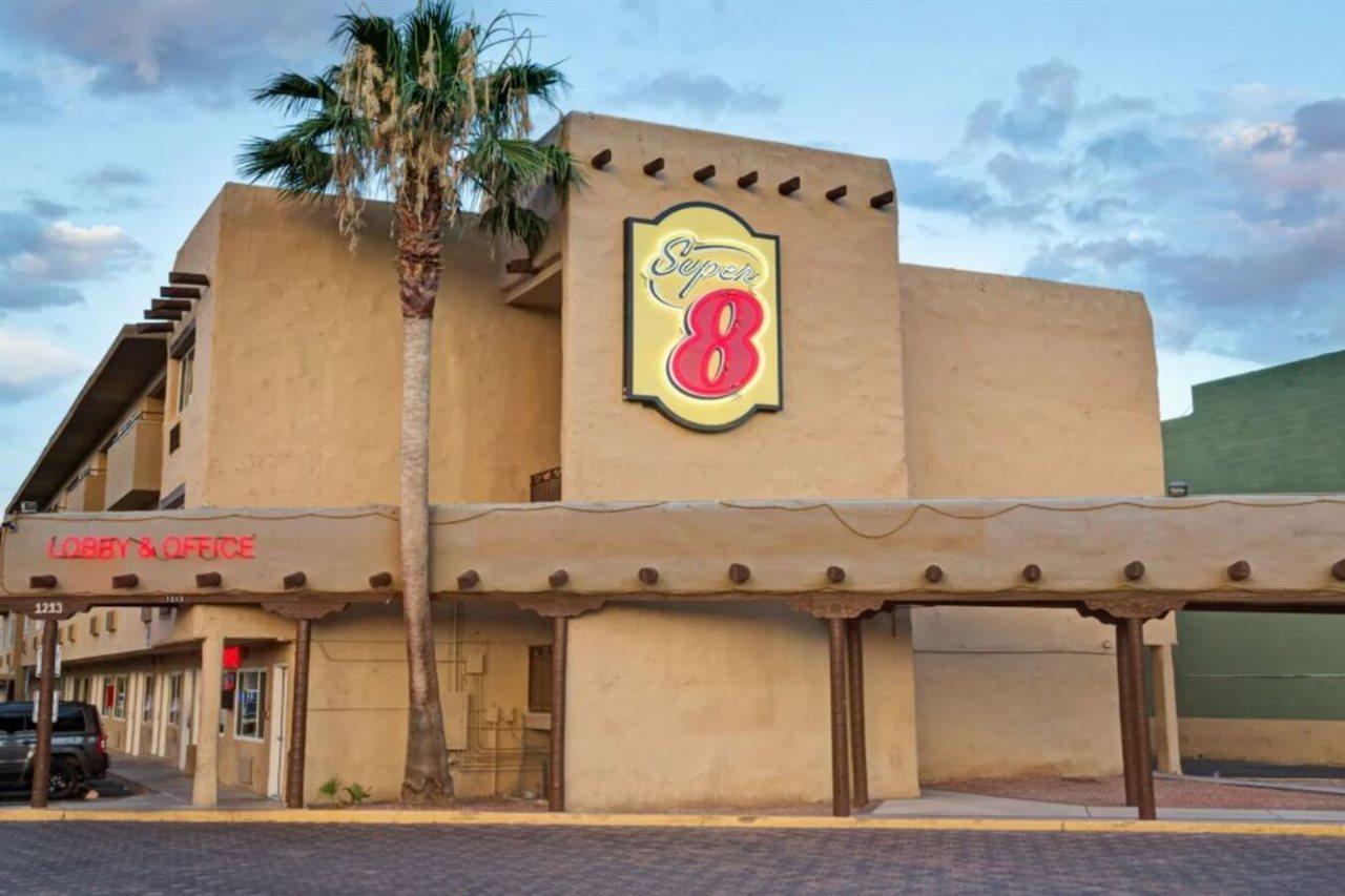 Super 8 By Wyndham Las Vegas North Strip/Fremont St. Area Esterno foto